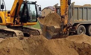 Выкопать яму экскаватором в Саратове от 915 руб. - 2Землекопа-Срт 