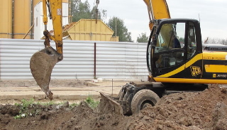 Выкопать яму экскаватором в Саратове от 915 руб. - 2Землекопа-Срт 